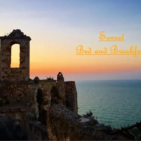 Couette-café Sunset 4*